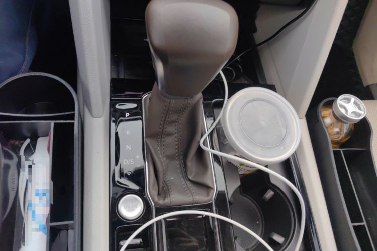 Used Volkswagen Viloran 2020 330TSI Luxury Edition Gear Lever