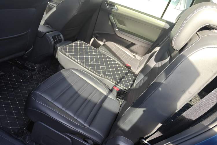 Used Volkswagen Touran 2016 Volkswagen Touran L 280TSI DSG Comfort Edition Left Rear Seat