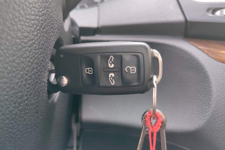 Used Volkswagen Sharan 2014 2.0 TSI Comfort Model
