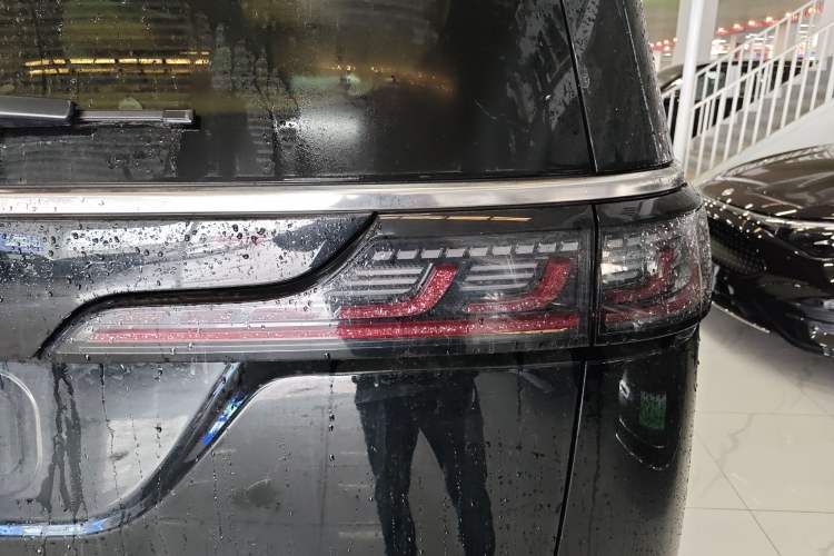 Used VOYAH Dream 2024 EV Long-Range Premium Edition Right Rear Taillight