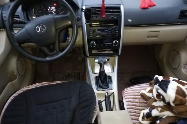 Used BAIC Senova D20 2015 Sedan 1.5L Automatic Lotte Edition Center Console