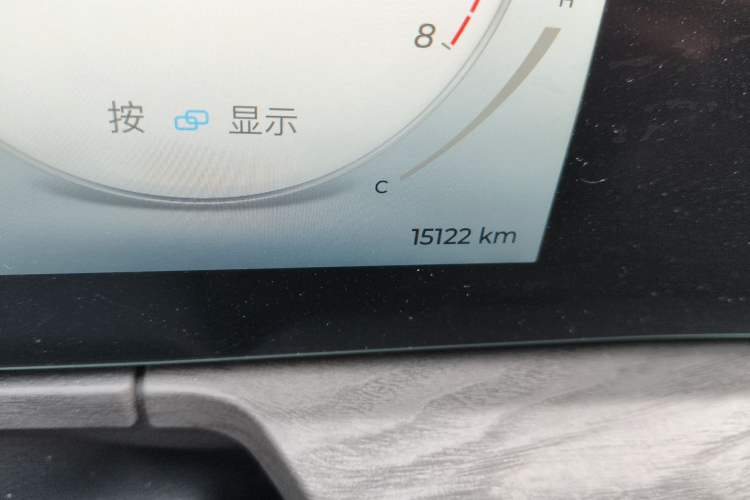 Used Chery Arrizo 8 2024 High-Performance Edition 2.0T DCT Powerfully Tuned Odometer Close Up