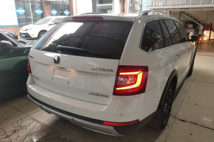 Used Skoda Octavia 2018 Station Wagon TSI230 DSG Luxury Edition Rear Right 45 Deg