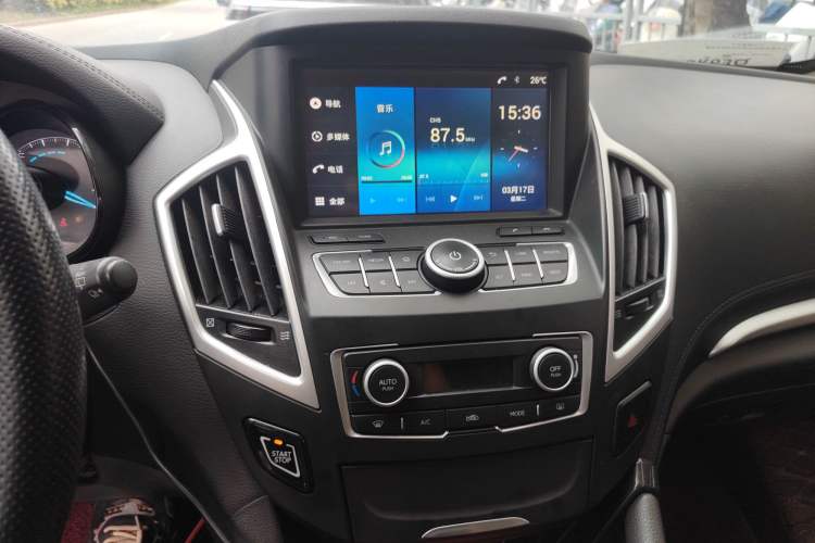 Used Dongfeng Aeolus AX7 2015 2.0L Automatic Zhiyi Trim