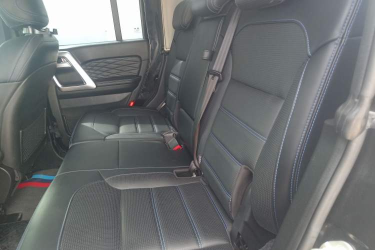 Used BAIC Off-Road BJ40 2020 2.0T Automatic Four-Wheel Drive Urban Hunter Edition Chivalrous Type Left Rear Seat