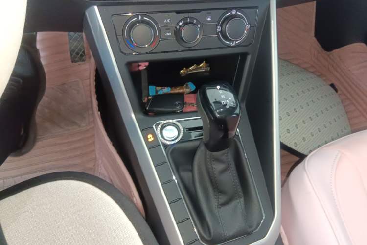 Used Volkswagen Polo 2021 Plus 1.5L Automatic Colorful Tech Edition Gear Lever