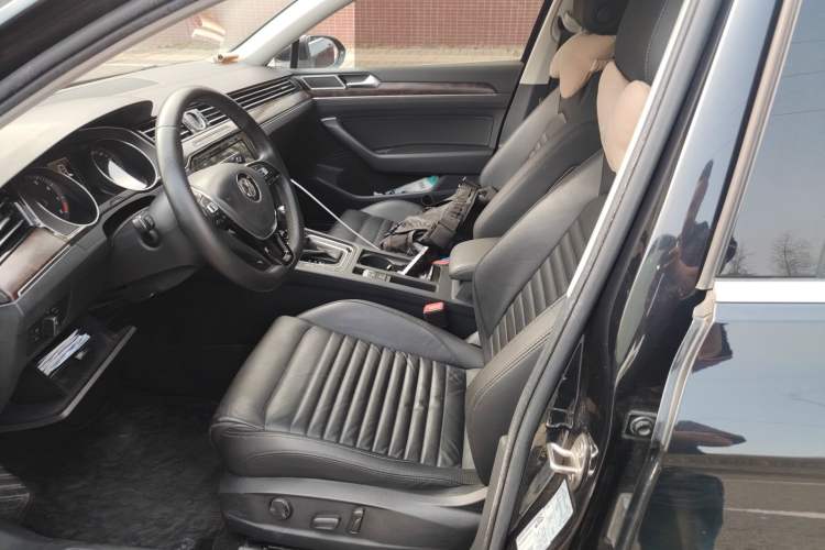 Used Volkswagen Magotan 2019 330TSI DSG Luxury Version China VI Standard Left Front Seat