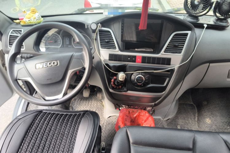 Used Iveco Power Daily 2017 2.5T Deluxe A37 High-Roof 6-7 Seater Bus 47Z5