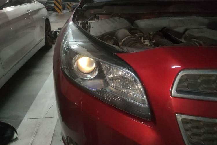 Used Chevrolet Malibu 2012 2.4L Automatic Flagship Edition Right Front Headlight