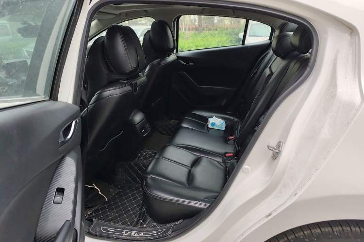 Used Mazda 3 Axela 2017 Sedan 1.5L Automatic Luxury Model Emission Standard China V
