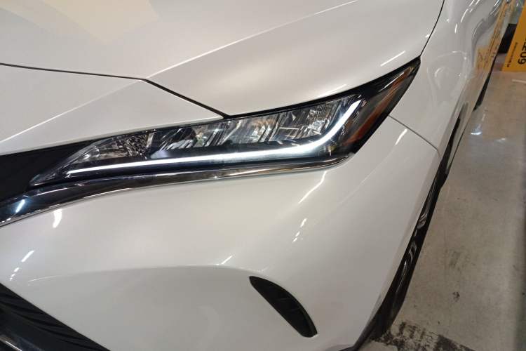 Used Toyota Harrier 2023 2.0L CVT Two-Wheel Drive Entry Version
