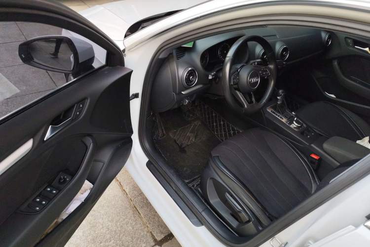 Used Audi A3 2018 30th Anniversary Edition Sportback 35 TFSI Ambition Model
