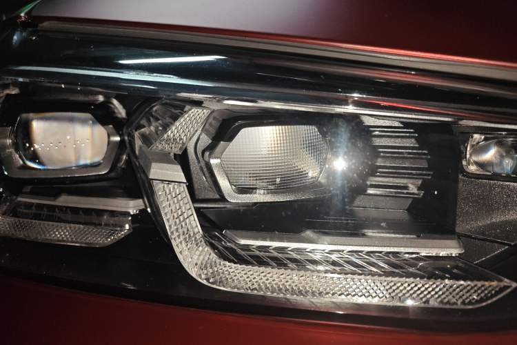 Used BMW X4 2022 xDrive 25i M Sport Package Right Front Headlight