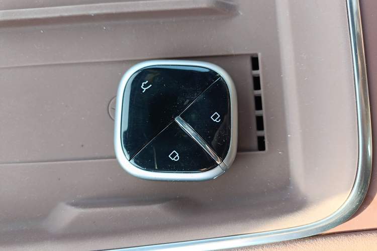 Used Wuling Xingguang S 2025 Model, 130km Leading Edition