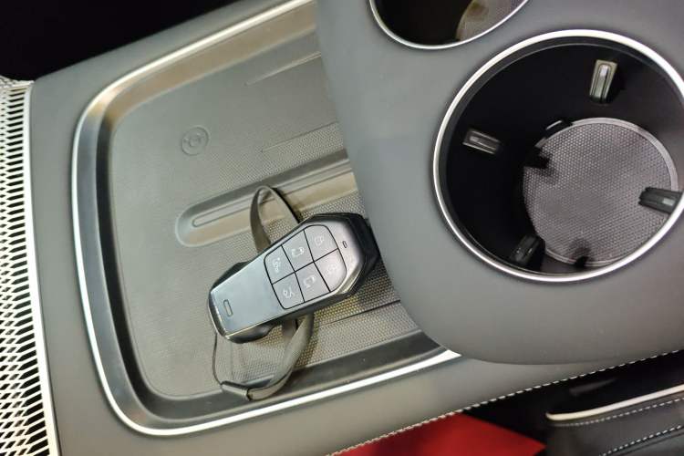 Used XPeng X9 2024 702 Ultra-Long Range Max
