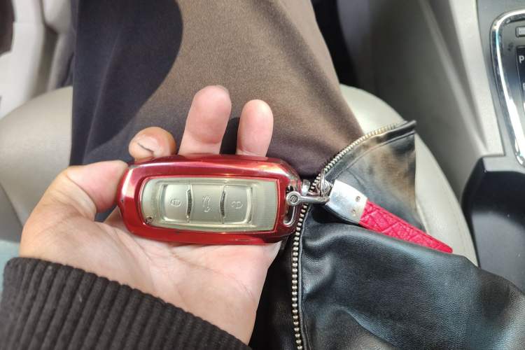 Used Geely Auto Emgrand 2014 Sedan 1.5L CVT Elite Model Vehicle Key