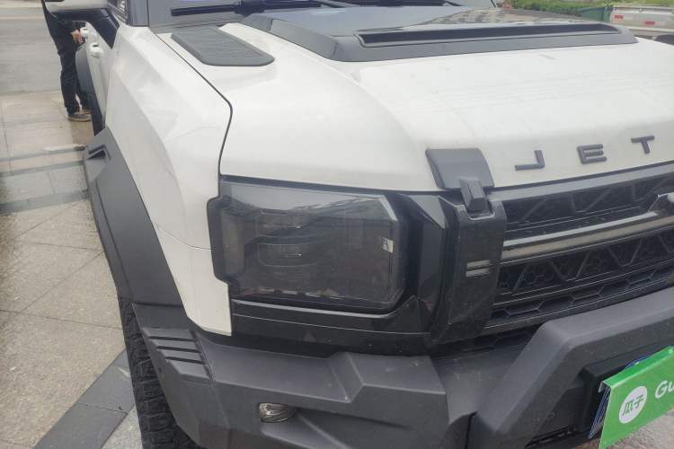 Used JETOUR Traveler 2023 2.0T All-Wheel-Drive Crosser Right Front Headlight