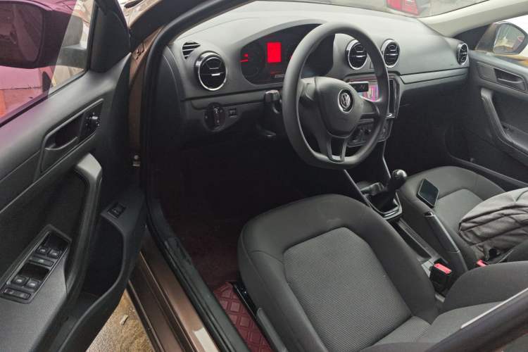 Used Volkswagen Jetta 2017 1.4L Manual Fashion Edition
