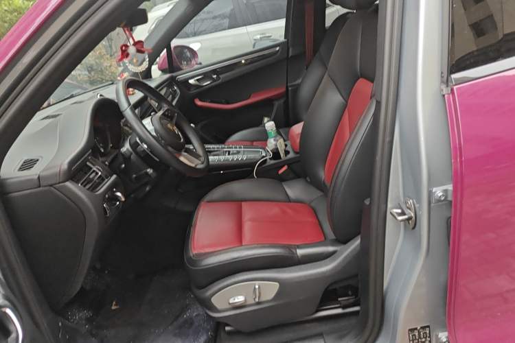 Used Porsche Macan 2021 Macan 2.0T Left Front Seat