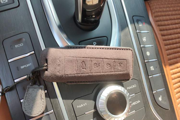 Used Wey VV6 2018 2.0T Two-Wheel-Drive Ultra-Luxury Version China V Standard