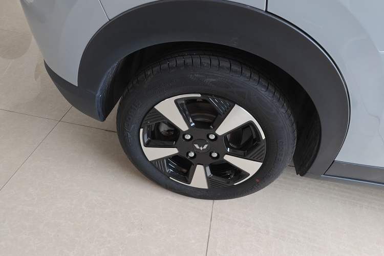 Used Wuling Bingo PLUS 2024 510 km Flagship Edition Four-Seater Version
