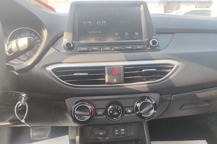 Used Hyundai Celesta 2017 1.6L Automatic Enjoyment Version GLS
