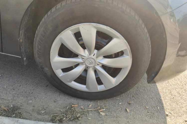 Used Citroen Elysee 2015 Zhishang Edition 1.6L Manual Fashion Model