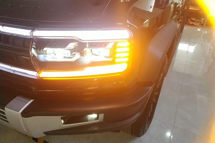 Used Formula Leopard 5 2023 Navigator Edition