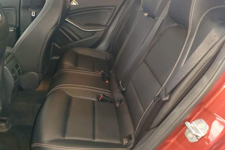 Used Mercedes-Benz GLA 2019 GLA 200 Fashion Model Left Rear Seat