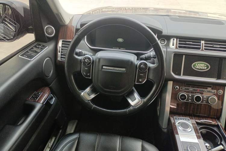 Used Land Rover Range 2015 3.0 SC V6 Vogue Steering Wheel