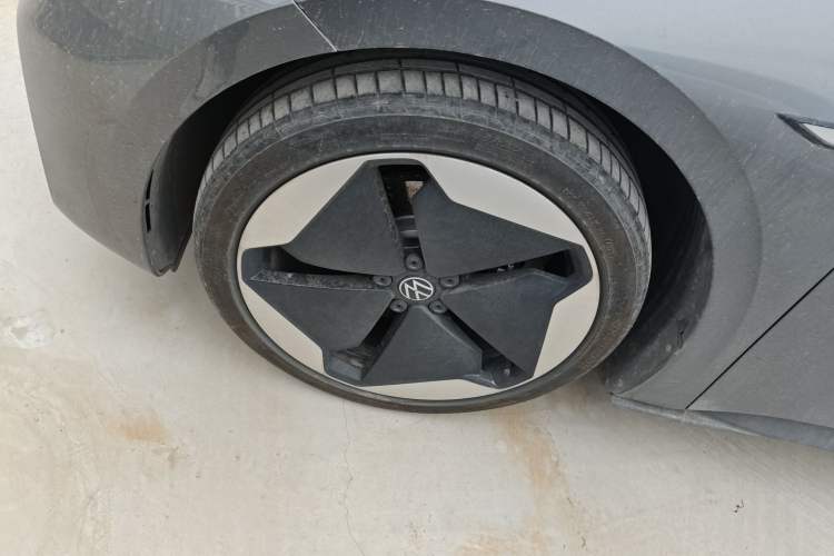 Used Volkswagen ID.3 2023 Upgraded Model Pure Intelligent Enjoyment Version Left Front Wheel Hub