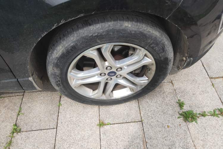 Used Ford Edge 2016 EcoBoost 245 Four-Wheel Drive Titanium Edition 7-Seater
