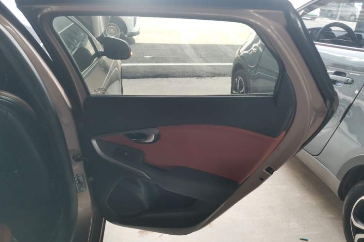 Used Volvo V40 2017 T3 Smart Edition
