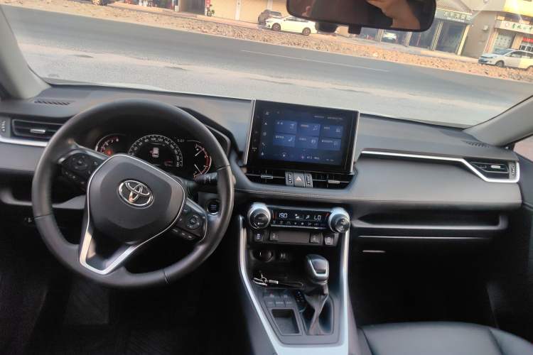 Used Toyota RAV4 2021 2.0L CVT Two-Wheel Drive Fashion PLUS Edition