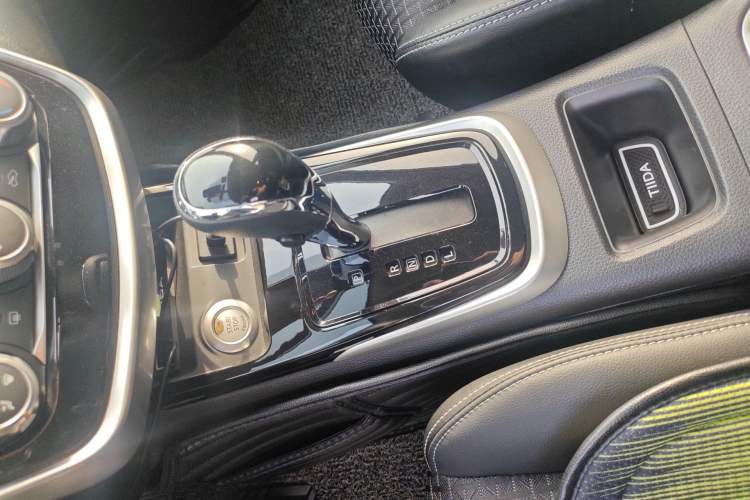 Used Nissan Tiida 2019 1.6L CVT Smart Drive Version China VI Standard