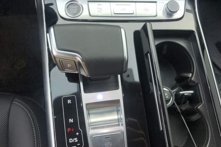 Used Audi Q7 2024 55 TFSI quattro S line Sport model
