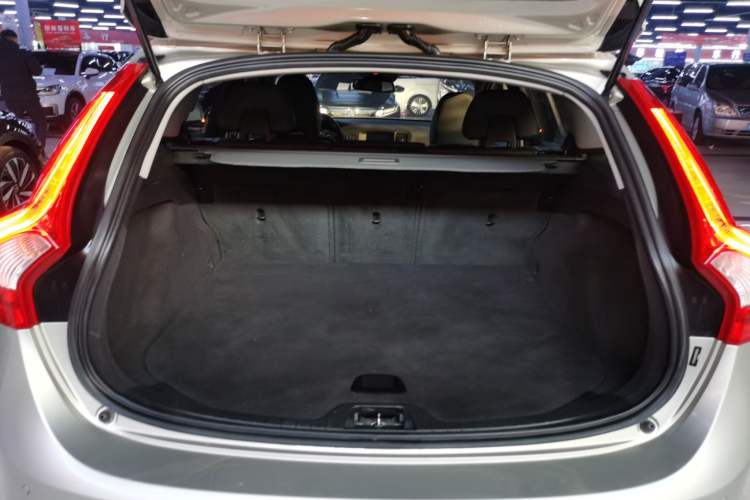 Used Volvo V60 2017 T5 Zhiyi Edition China V Standard