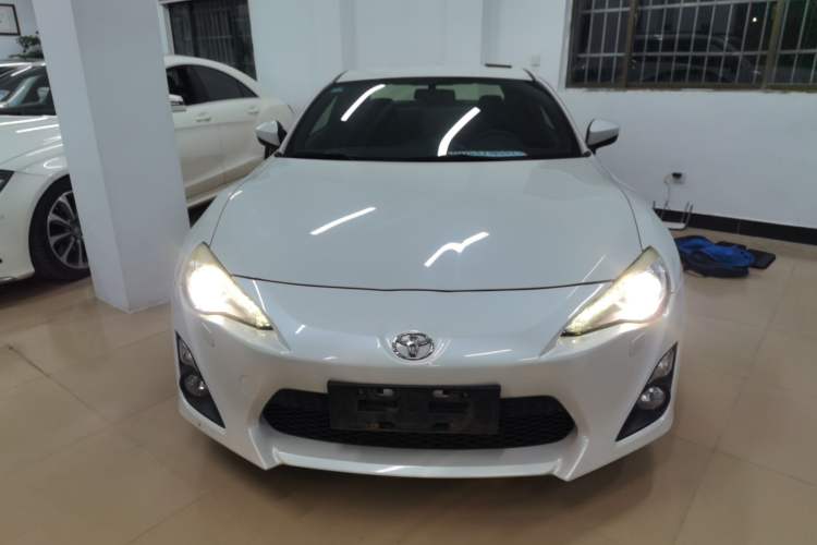 Used Toyota 86 2014 2.0L Manual Luxury Version