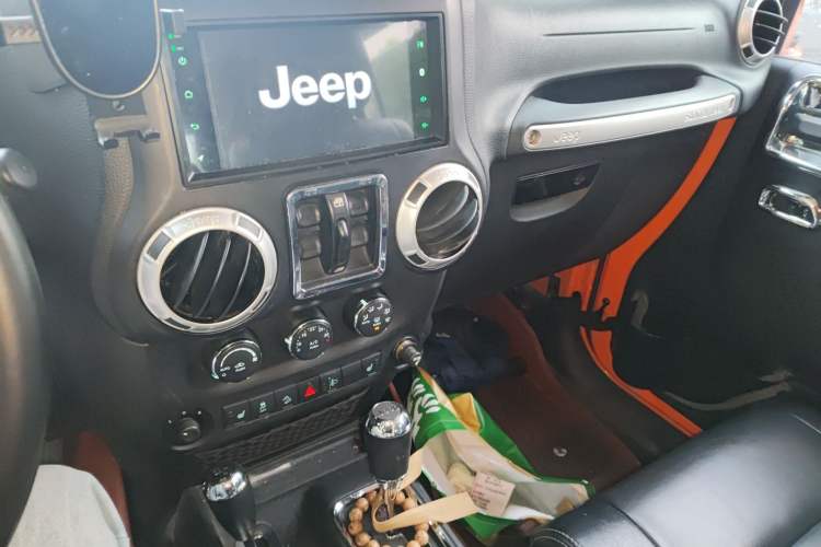 Used Jeep Wrangler 2012 3.6L Sahara Four-Door Edition
