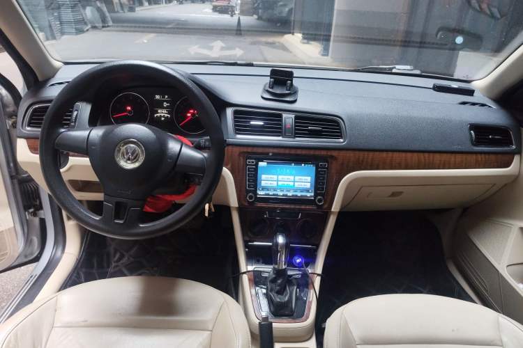 Used Volkswagen Lavida 2013 Restyled Classic 1.6L Automatic Comfort Edition