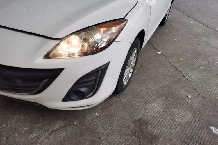 Used Mazda Mazda 3 2015 Sedan 1.6L Manual Comfort Model
