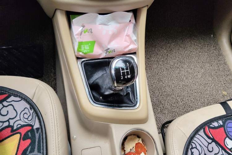 Used Baojun 730 2014 1.5L manual luxury trim 7 seats