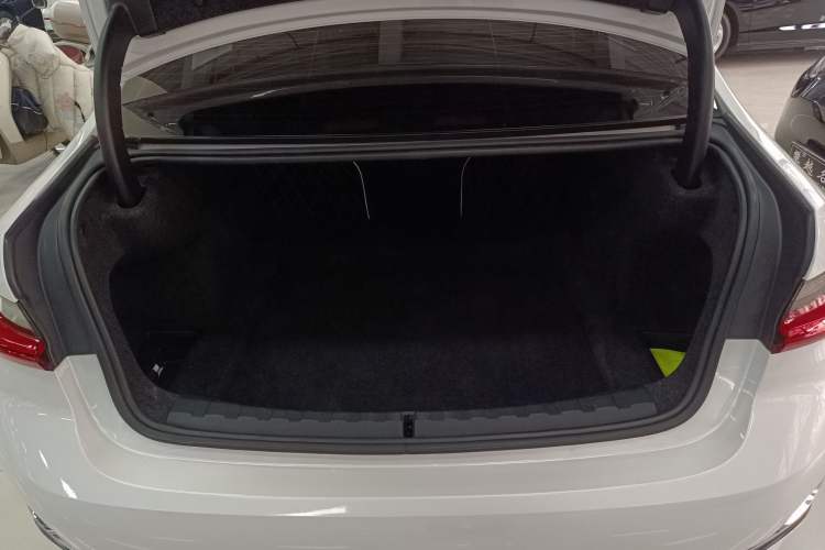 Used BMW 3 Series 2020 325Li First Edition Trunk