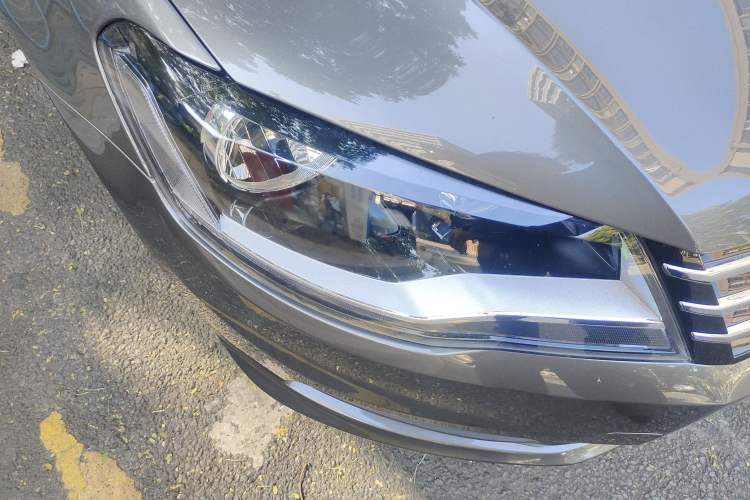 Used Volkswagen Bora 2013 1.6L Automatic Fashion Model Right Front Headlight