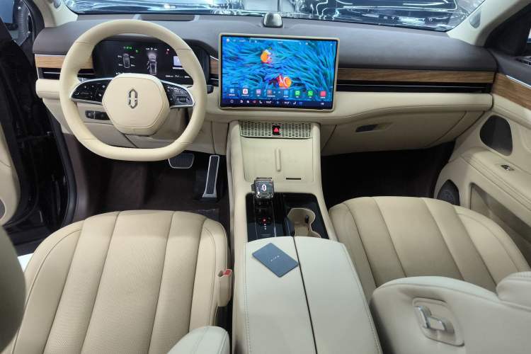 Used Hima AITO M7 2024 1.5T Intelligent Driving 4WD Max Edition 5 Seats Center Console