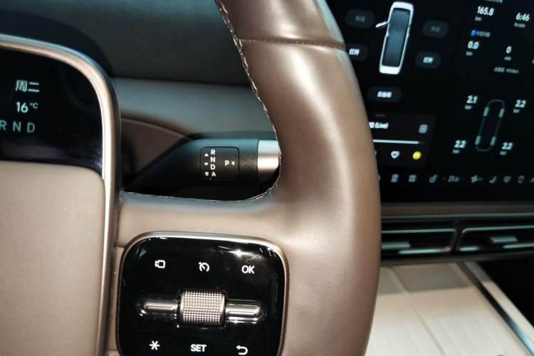 Used Li Auto MEGA 2024 Ultra Model
