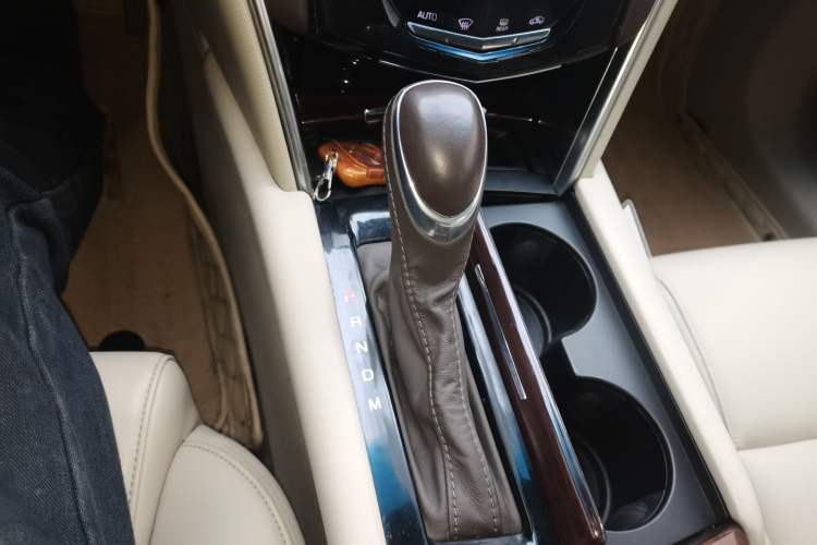 Used Cadillac XTS 2017 28T Tech Edition Gear Lever