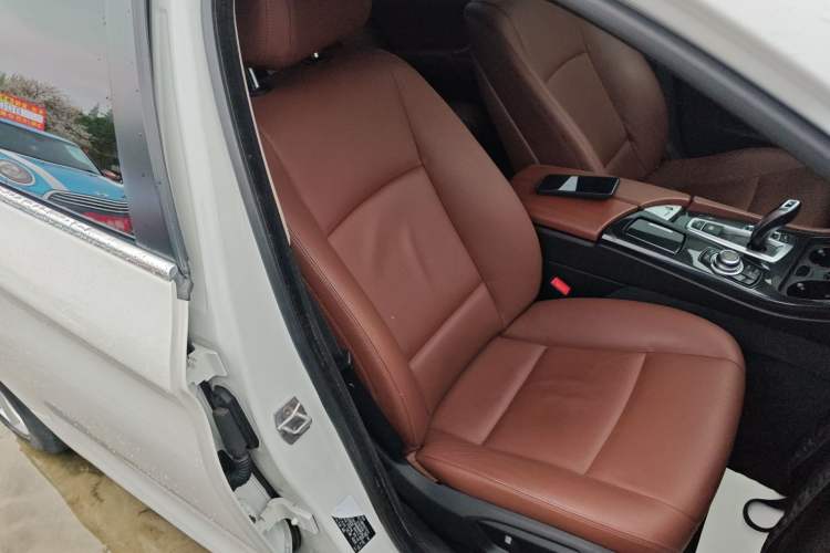 Used BMW 5 Series 2014 520Li Elegant Model
