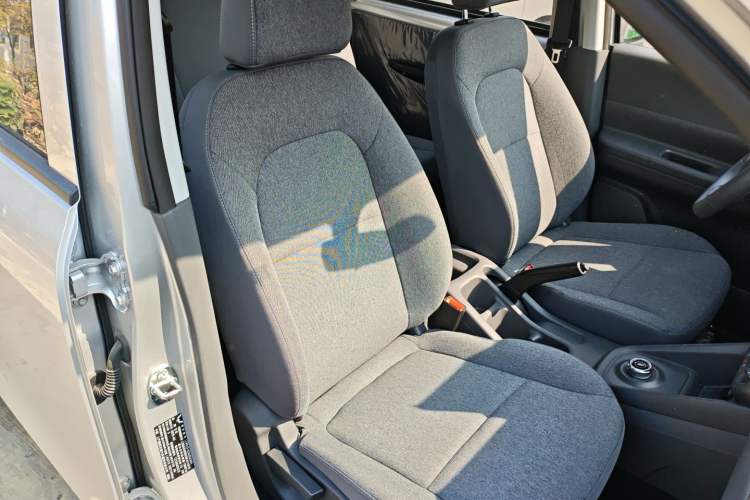 Used Wuling Hongguang New Energy 2025 Extended-Range Hybrid 50 km Standard Version
