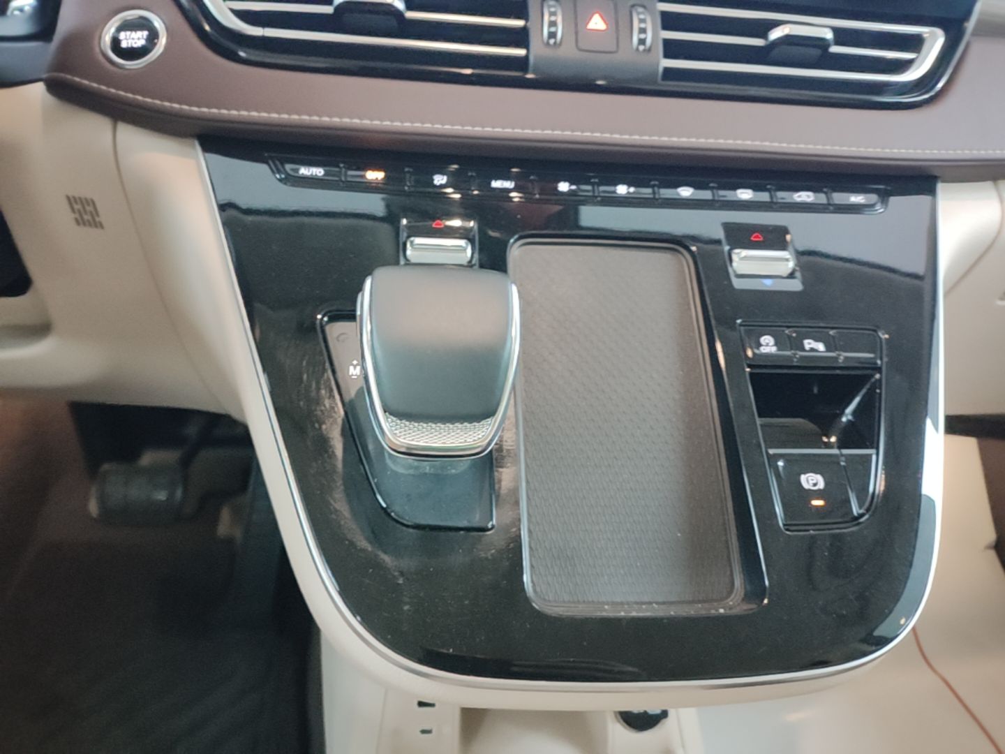 Hongqi HQ9 2024 2.0T Business Edition - Official — снимка 16